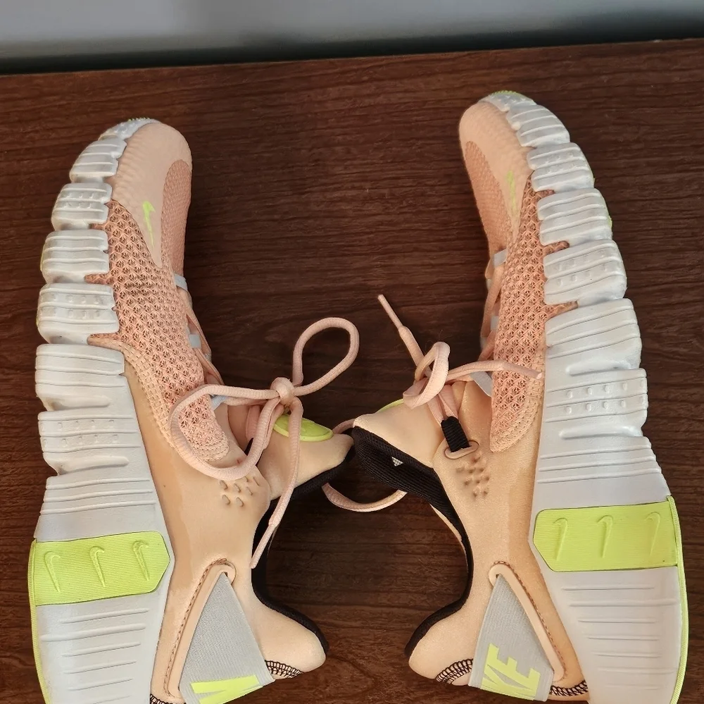 Nike Free Metcon 4 EUC Size 9.5
